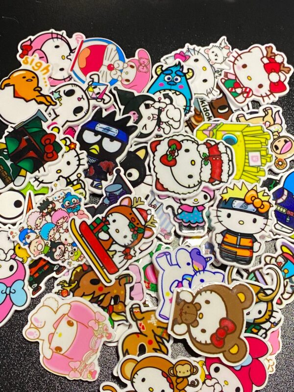 RANDOM 25 Hello Kitty Resin Pieces