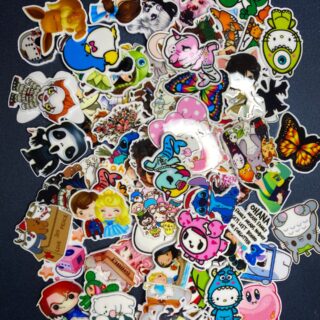 RANDOM 5 badge reels