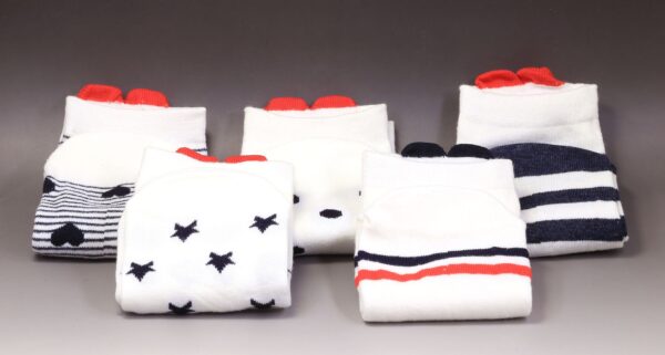 White Ankle Heart Socks
